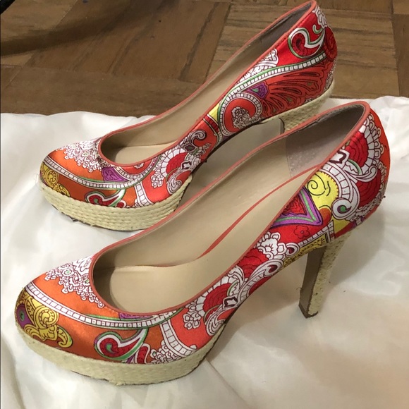 Heels - Picture 2 of 2